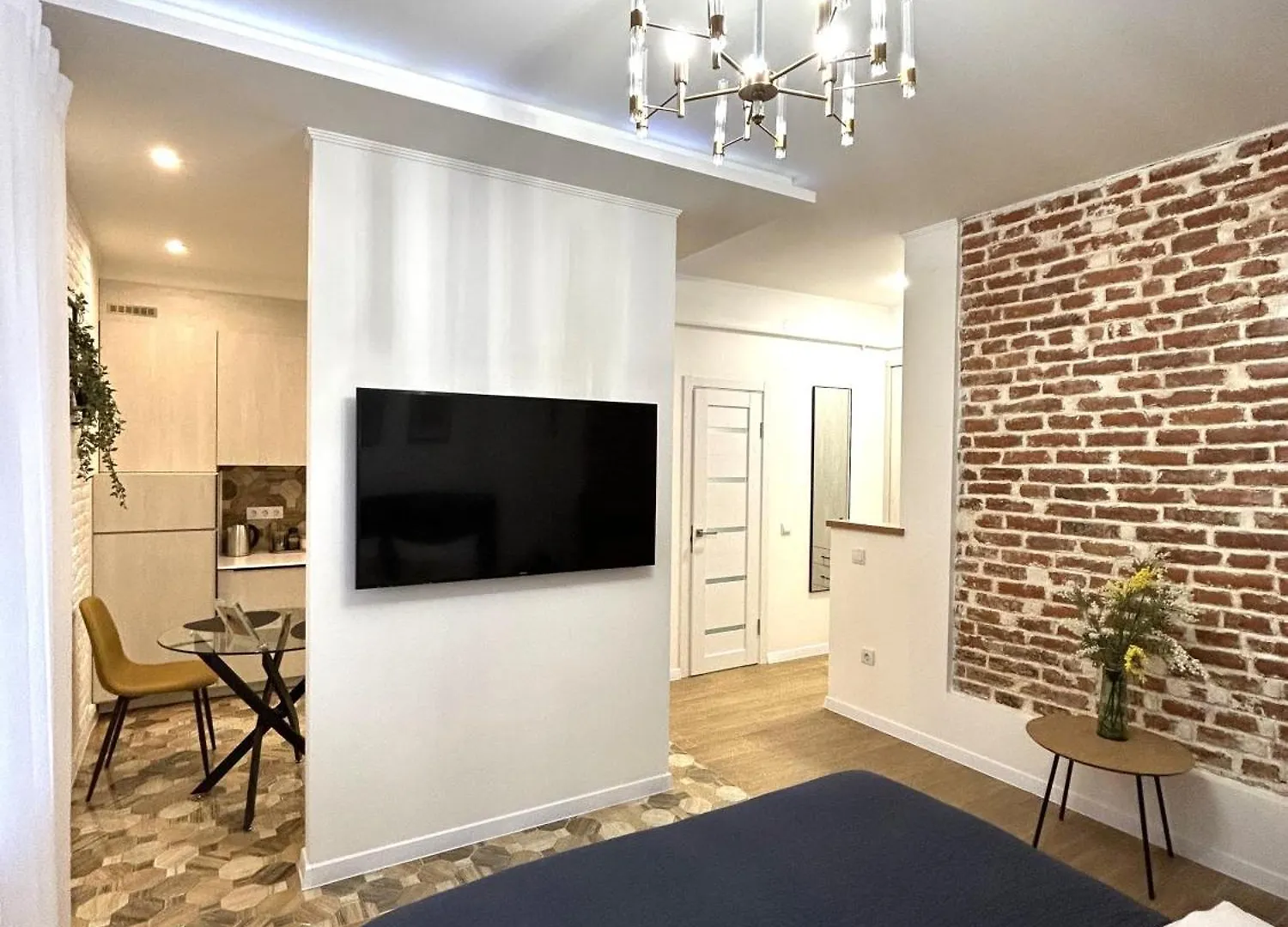 Apartment Modern Apartment, 100M To Opera Lviv