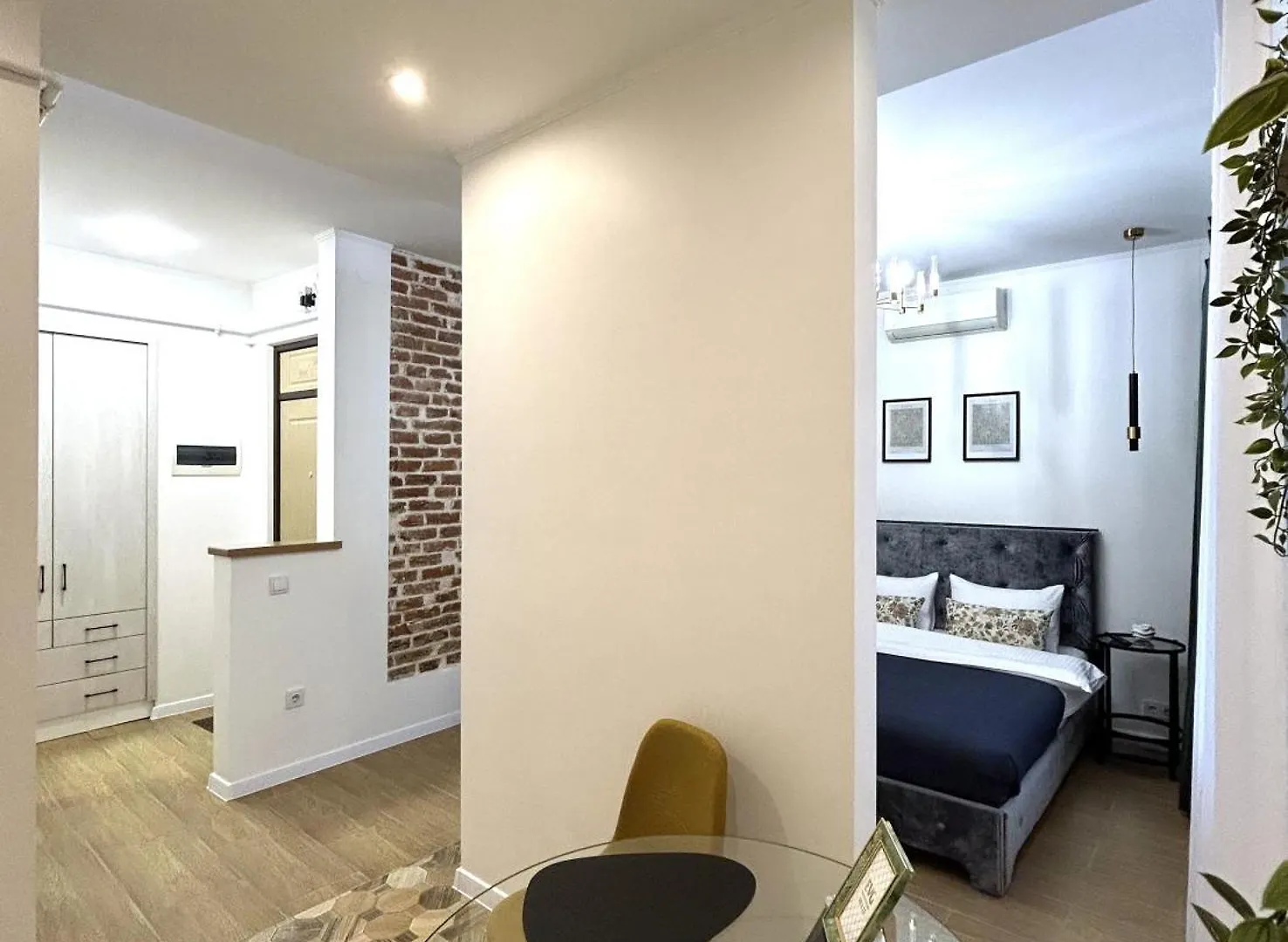 Modern Apartment, 100M To Opera Lviv Apartment